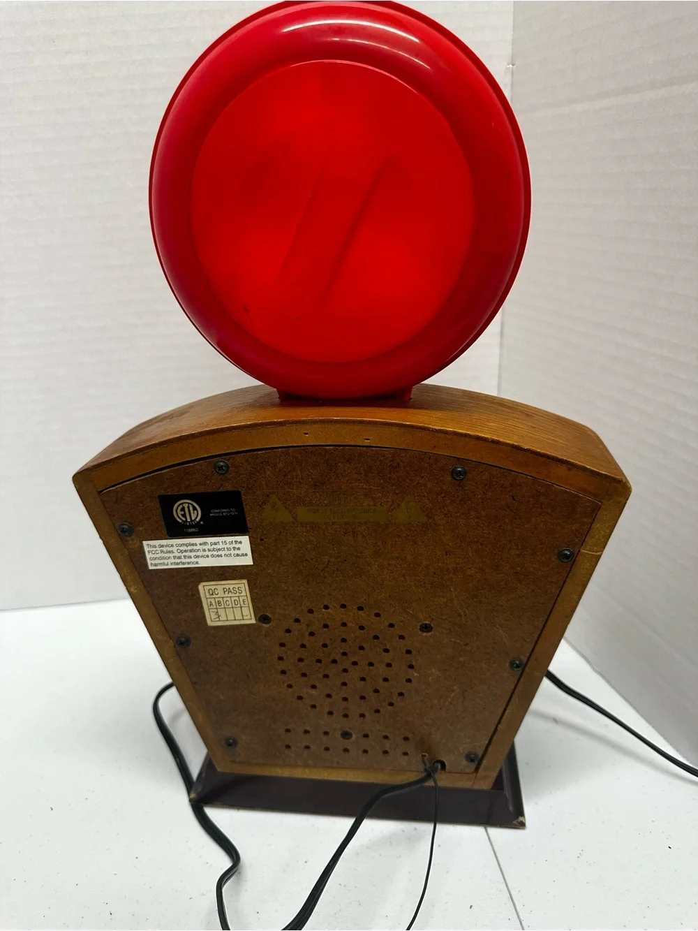 Coca Cola Red and Wood-Tone Tabletop Radio Accent Read Description